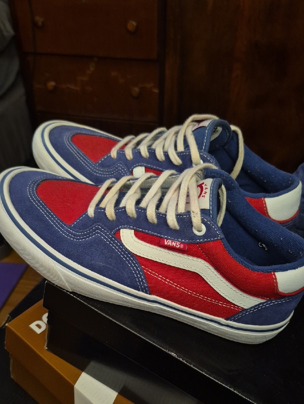 Sz 9 Rowan Vans Men’s Old Skool Low-Top Sneakers — Blue & Red